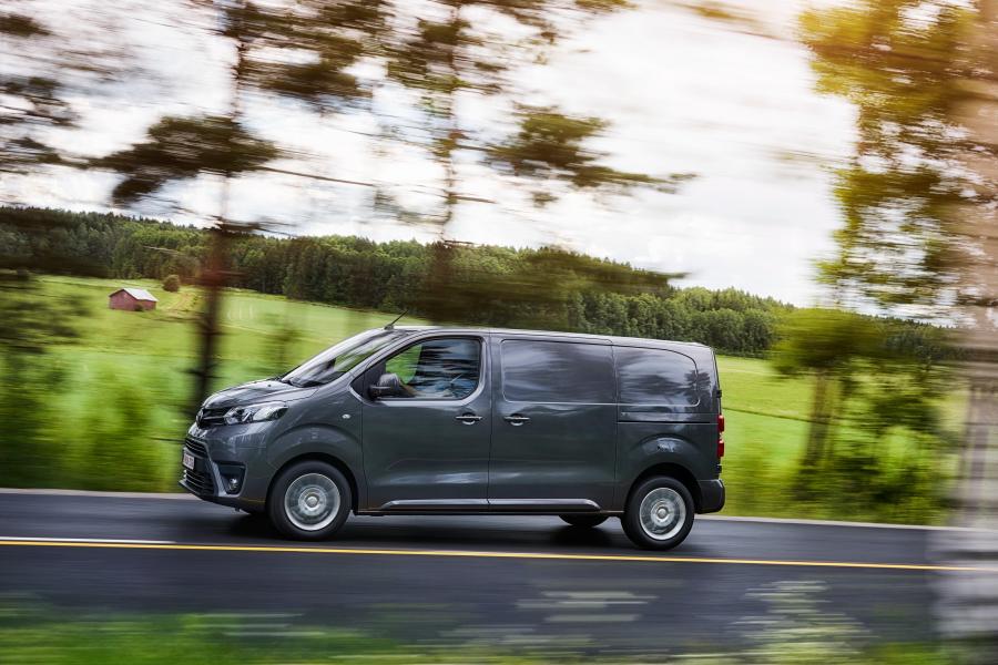  Toyota ProAce Van 2016 года  (фото 12 из 44)